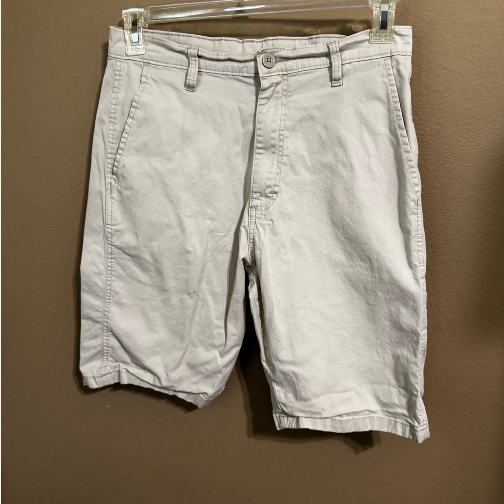 Wrangler Men's Light Tan Flat Front Shorts